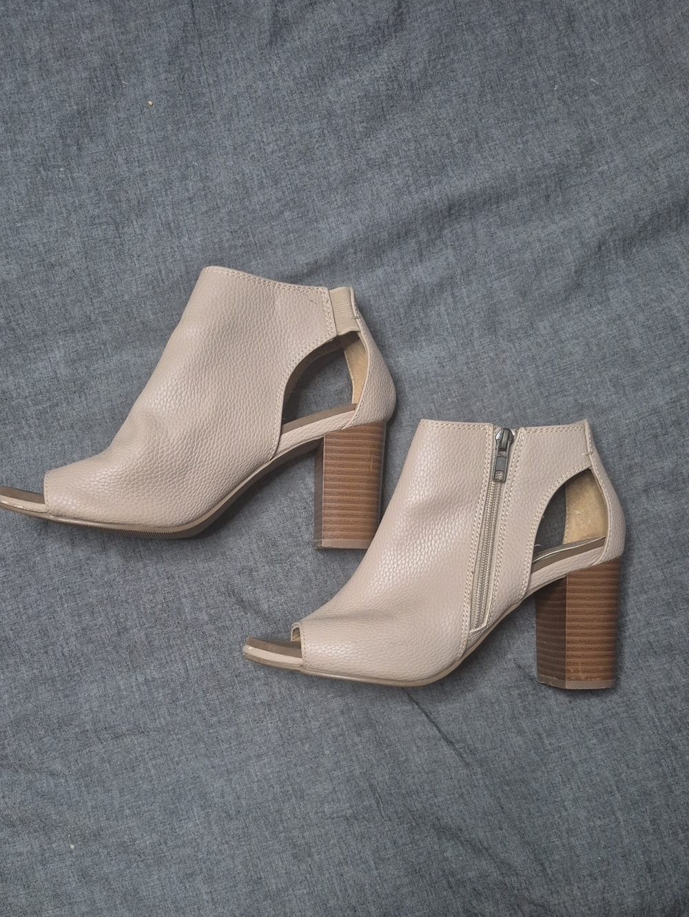 Women’s Peep-Toe Block Heel Ankle Boot in Light Beige
